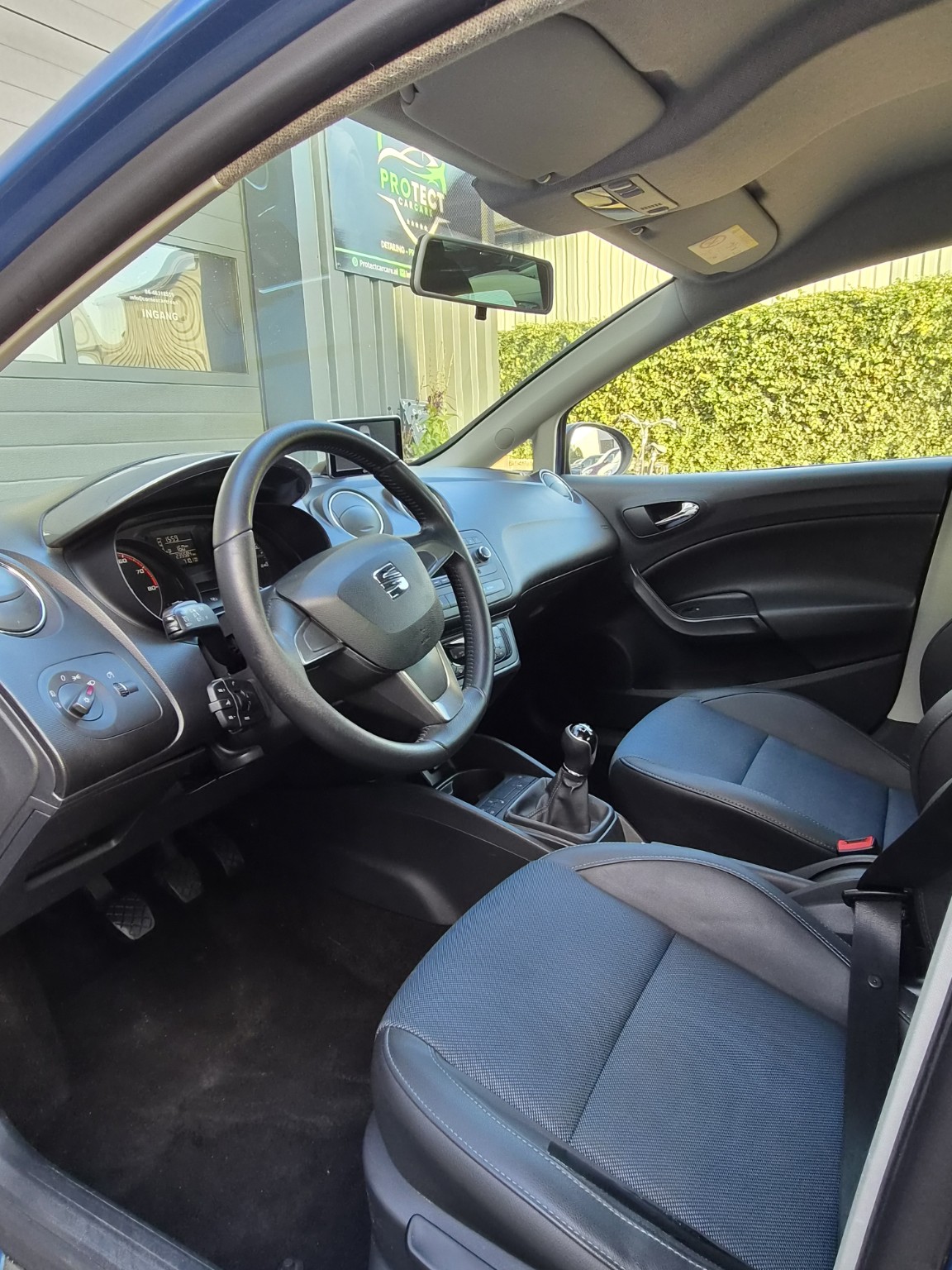 SEAT Ibiza L-709-BD – bestuurdersplaats en interieur