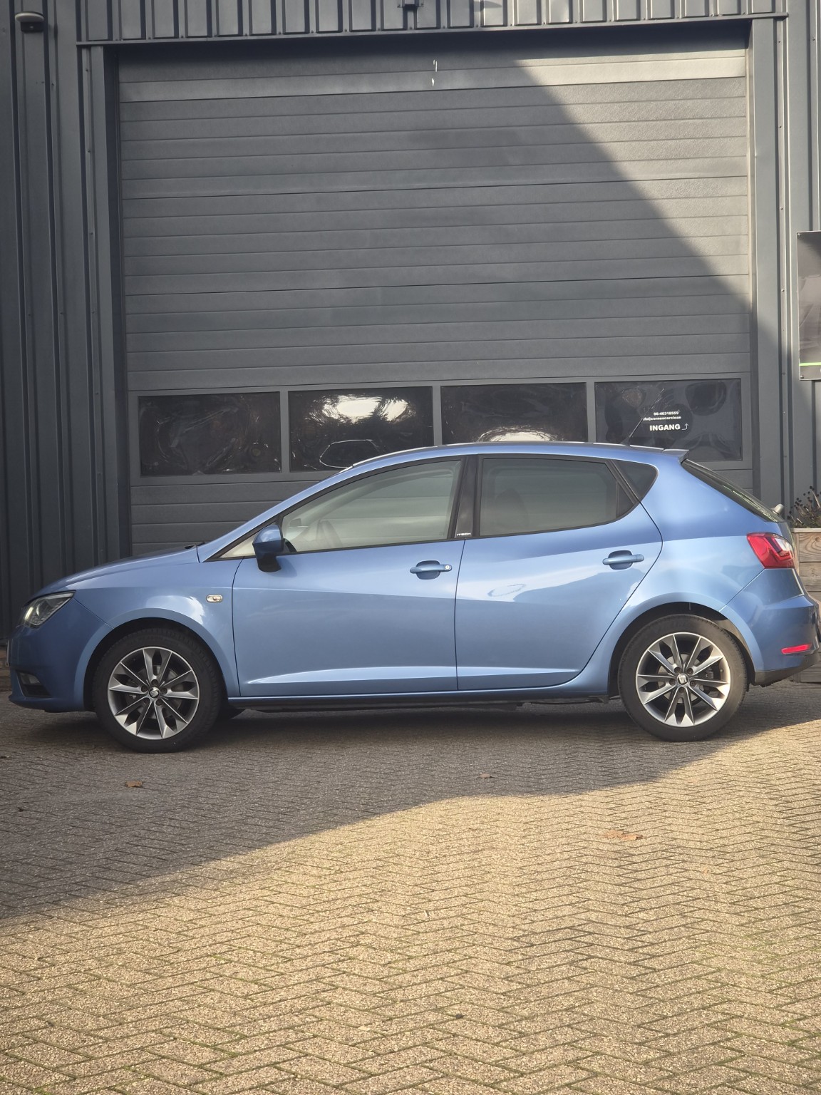 SEAT Ibiza L-709-BD – linker zijaanzicht